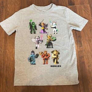 Boy’s Roblox size M shirt